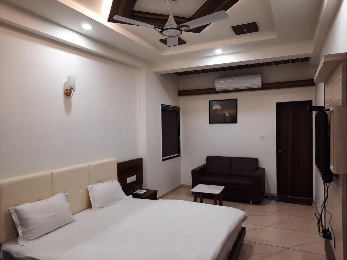 Hotel The Grand Shiva Gondal Exterior photo